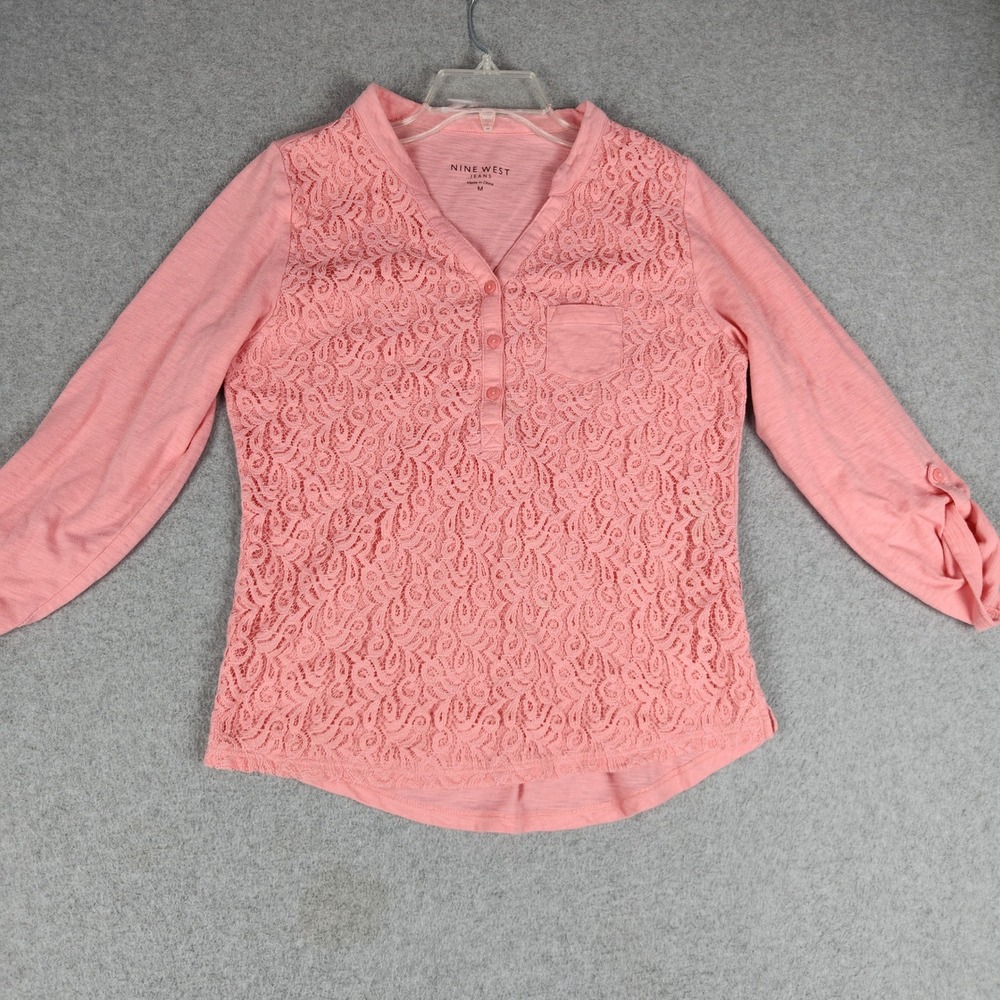 Nine West Jeans Shirt Top Womens Medium Pink Roll Tab Sleeve Slub Lace Front